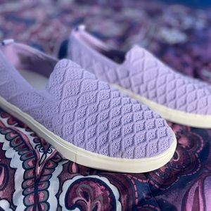 Torrid size 11 Wide Width lilac slip on